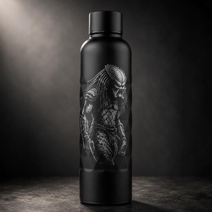 Predator ihlette gravírozott vizespalack � 800 ml - Meska.hu