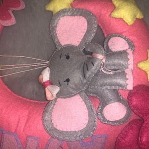 Holdon ülő kiselefánt lufikkal filc  gyerek névtábla, falidísz, babaszoba dekoráció  - otthon & életmód - babaszoba, gyerekszoba - babaszoba dekoráció - Meska.hu