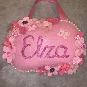 Virágos filc  gyerek névtábla,ajtódísz,falidísz, babaszoba dekoráció - Meska.hu