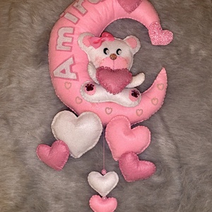 Fehér macis filc névtábla, falidísz, babaszoba dekoráció  - Meska.hu