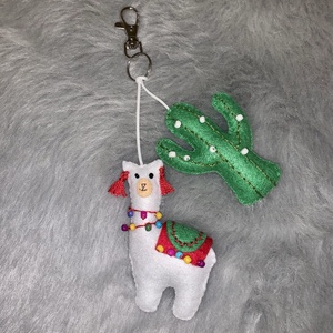 Láma,kaktusz  filc kulcstartó,táskadísz, fityegő, Táska & Tok, Kulcstartó & Táskadísz, Kulcstartó, Varrás, Mindenmás, MESKA