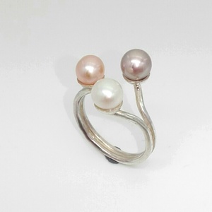 Gyöngyözön gyűrű  - ékszer - gyűrű - gyöngyös gyűrű - Meska.hu