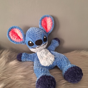 Horgolt Stitch nyunyóka/alvóka, Játék & Sport, Plüssállat & Játékfigura, Plüss mesefigurák, Horgolás, MESKA