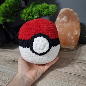Horgolt Pokélabda - játék & sport - plüssállat & játékfigura - más figura - Meska.hu