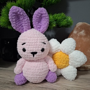 Horgolt nyuszi virággal, Játék & Sport, Plüssállat & Játékfigura, Nyuszi, Horgolás, MESKA