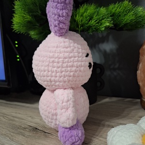 Horgolt nyuszi virággal - játék & sport - plüssállat & játékfigura - nyuszi - Meska.hu