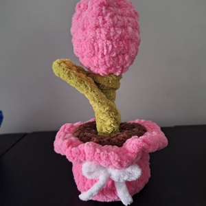 Horgolt tulipán cserépben, Játék & Sport, Plüssállat & Játékfigura, Más figura, Horgolás, MESKA