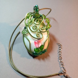 Tavaszt idéző medál tulipánnal, Ékszer, Nyaklánc, Medálos nyaklánc, Ékszerkészítés, MESKA