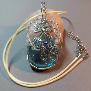 Tengerparti Álom � Egyedi kézműves medál szitakötővel és kulccsal - Meska.hu