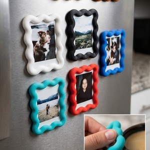 Hullámos Szélű Instax Mini Fényképkeret Hűtőmágnes - otthon & életmód - dekoráció - kép & falikép - képkeret - Meska.hu