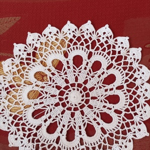 Cakkos szélű mini kerek terítő - otthon & életmód - dekoráció - asztal és polc dekoráció - asztal és polc dekoráció - Meska.hu