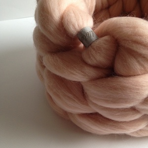 Extra finom ausztrál merino gyapjú vastag körsál barack színben -  - Meska.hu