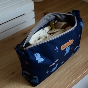 Cipzáras neszeszer Walking Mum midi � Dinóbarátok, Táska & Tok, Neszesszer, Varrás, MESKA