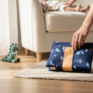 Pelenkázó neszeszer - vízhatlan - dínóbarátok - baba - mama - pelenkázó, babafürdető kellékek - pelenkázó neszeszer, pelenkatartó - Meska.hu