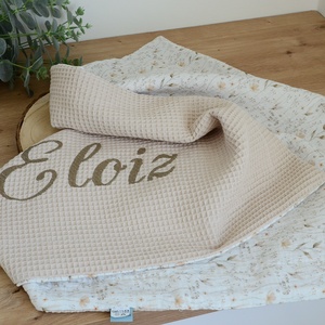 Vadvirágos bézs babatakaró névvel � duplagéz és waffle pamutból  - baba - mama - baba ágynemű - babatakaró, gyerek pléd - Meska.hu