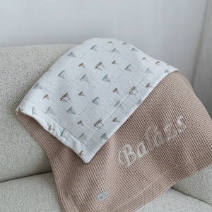 Vitorlás babatakaró névvel � duplagéz és waffle pamutból  - baba - mama - baba ágynemű - babatakaró, gyerek pléd - Meska.hu