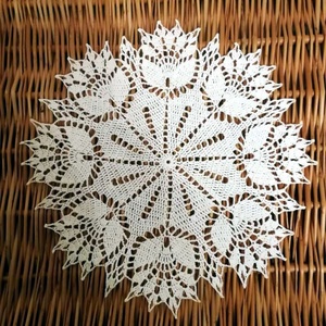 Horgolt terítő 8 - 26 cm, Otthon & Életmód, Dekoráció, Asztal és polc dekoráció, Horgolt & Csipketerítő, Horgolás, MESKA