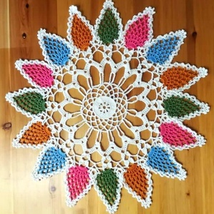 Horgolt terítő 4 - 48 cm, Otthon & Életmód, Dekoráció, Asztal és polc dekoráció, Horgolt & Csipketerítő, Horgolás, MESKA