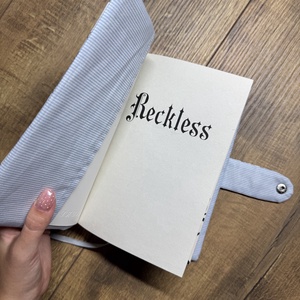 Kék virágos - Könyvborító - könyv & zene - könyvtok - Meska.hu