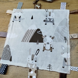 Állatmintás  címkerongyi+puha csörgő címkekocka szett - játék & sport - 3 éves kor alattiaknak - babakocka - Meska.hu