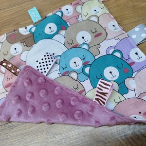 maci  mintás  címkerongyi -szundikendő - játék & sport - 3 éves kor alattiaknak - alvóka & rongyi - Meska.hu