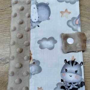 textil gyermek egészségügyi kiskönyv borító, állat  mintával, Otthon & Életmód, Papír, írószer, Egészségügyi kiskönyv borító, , MESKA