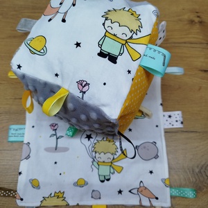 A kis herceg  mintás  címkerongyi+puha csörgő címkekocka szett - baba - mama - baba játékok - babakocka - Meska.hu