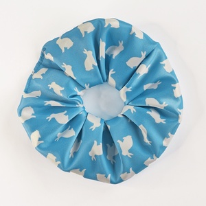 Nyuszis scrunchie - kék alapon egyedi mintával - Meska.hu