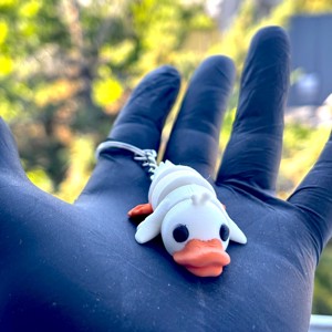 Mozgatható kacsa kulcstartó � 3D nyomtatott flexi figura, táskadísz és fidget játék, 5 cm - táska & tok - kulcstartó & táskadísz - kulcstartó - Meska.hu