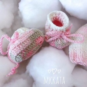 Kötött  baba sapka és baba cipő  szett 0-3 hó - ruha & divat - babaruha & gyerekruha - babacipő - Meska.hu