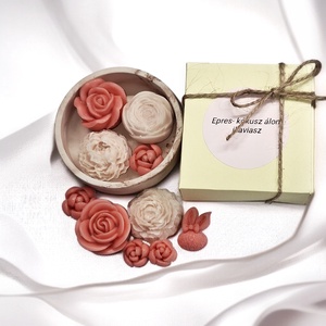 Illatviasz ajándékszett anyukáknak babaváró figyelmesség - Meska.hu