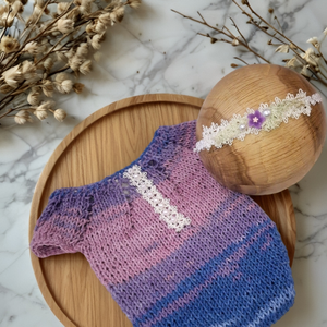 Lila-rózsaszín kötött újszülött body virágos fejpánttal � kislány fotózási szett - baba - mama - babafotózás - szett újszülött fotózásra - Meska.hu