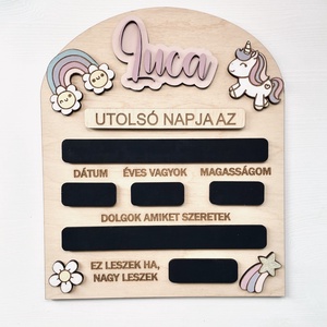 Egyedi mérföldkő tábla - otthon & életmód - babaszoba, gyerekszoba - gyerek névtábla - Meska.hu