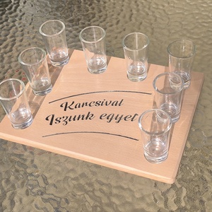 Egyedi Pálinkás Kínáló 8 Pohárral - Tömör Bükk - Személyre Szabható Felirattal - otthon & életmód - konyhafelszerelés, tálalás - tálalás - pálinkás poharak, szettek - Meska.hu