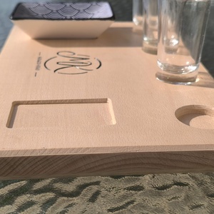 Egyedi Pálinkás és Kínáló Tálca - 4 Pohárral + 2 Kerámia Tállal - Tömör Bükkfa - otthon & életmód - konyhafelszerelés, tálalás - tálalás - pálinkás poharak, szettek - Meska.hu