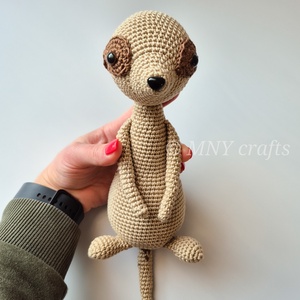 Horgolt szurikáta - játék & sport - plüssállat & játékfigura - más figura - Meska.hu