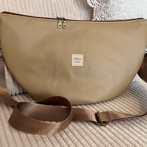Luna bag cappuccino, barna hevederrel - táska & tok - kézitáska & válltáska - vállon átvethető táska - Meska.hu