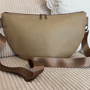 Luna bag cappuccino, barna hevederrel - táska & tok - kézitáska & válltáska - vállon átvethető táska - Meska.hu