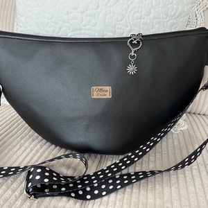 Luna bag fekete, pöttyös hevederrel - táska & tok - kézitáska & válltáska - vállon átvethető táska - Meska.hu