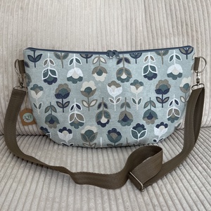 Luna Plena crossbody bag kék virágos - táska & tok - kézitáska & válltáska - vállon átvethető táska - Meska.hu