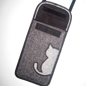 Állítható pántos mobiltok  szövet Cicás kistáska szürke-fekete - táska & tok - pénztárca & más tok - telefontok - Meska.hu