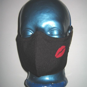 Orrmerevítős szájmaszk fülre akasztható arcmaszk textil maszk Fekete piros rúzsnyom - maszk, arcmaszk - női - Meska.hu