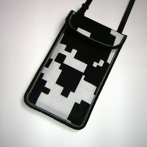 Mobiltok Plus-os méretű telefonokhoz Pixel mintás telefontartó állítható pánttal   - táska & tok - pénztárca & más tok - telefontok - Meska.hu
