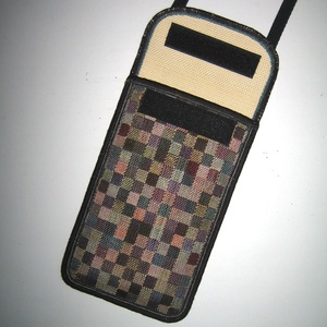 Telefontok állítható pánttal XL mobil tartó nyakbaakasztható kistáska Pixel mintás mobiltok - táska & tok - pénztárca & más tok - telefontok - Meska.hu