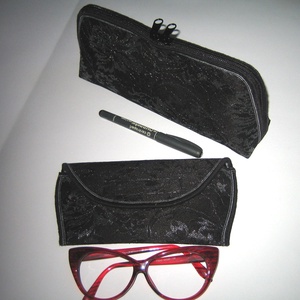 Elegáns neszesszer és szemüvegtok 2 részes szett Fekete-Ezüst virágos - táska & tok - pénztárca & más tok - szemüvegtok - Meska.hu