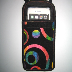 Mobiltok állítható pánttal  XL telefon tartó Nyakba is akasztható kistáska Színes szivárvány körökkel - táska & tok - pénztárca & más tok - telefontok - Meska.hu