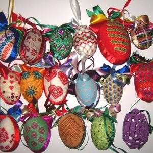 Hímzett Tojás kavalkád  /gyöngy-hímzés-strassz/, Otthon & Életmód, Dekoráció, Fali és függő dekoráció, Függődísz, Hímzés, MESKA