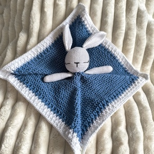 Nudli, a horgolt nyuszis szundikendő - baba - mama - baba játékok - szundikendő, alvóka - Meska.hu