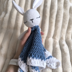 Nudli, a horgolt nyuszis szundikendő - baba - mama - baba játékok - szundikendő, alvóka - Meska.hu