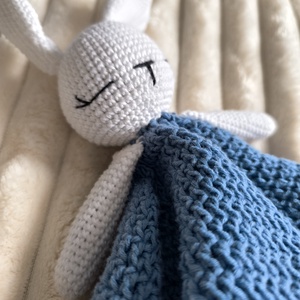 Nudli, a horgolt nyuszis szundikendő - baba - mama - baba játékok - szundikendő, alvóka - Meska.hu